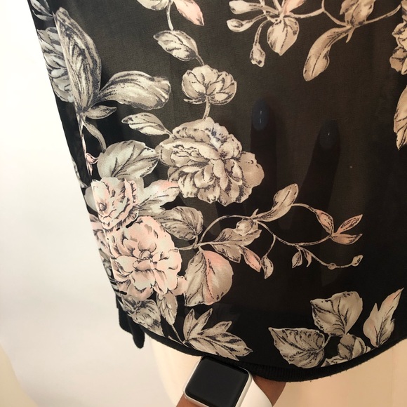 Floral pullover - Picture 2 of 3